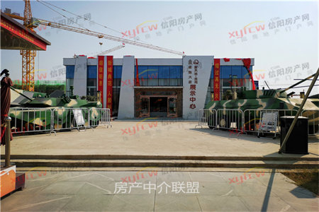 新城凯润花园3室2厅2卫153.32m2简单装修